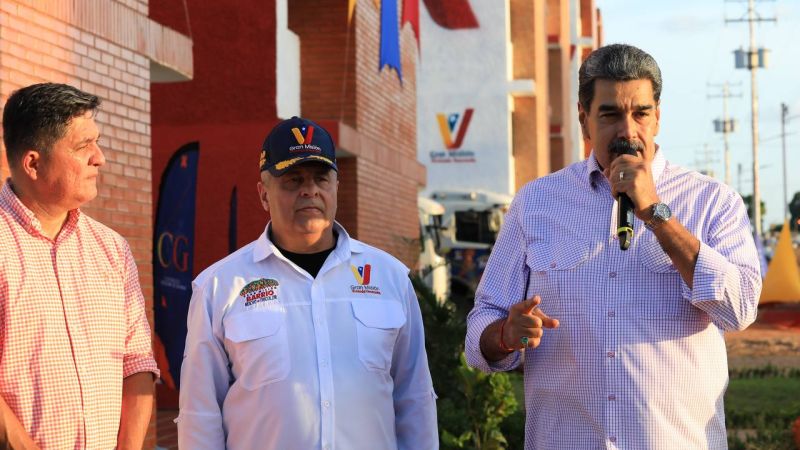 Presidente anuncia aumento del ingreso mínimo integral a  160 dólares indexados