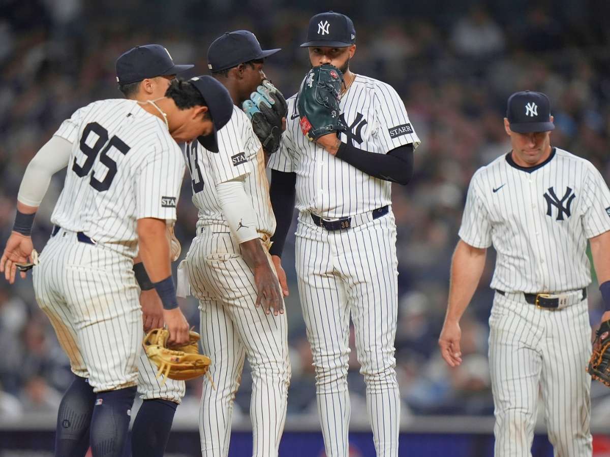 Devin Williams removido de su puesto como cerrador - Líder en deportes