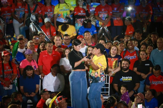Girardot vibró de alegría al recibir a candidata del GPPSB a la gobernación de Aragua - PSUV Aragua
