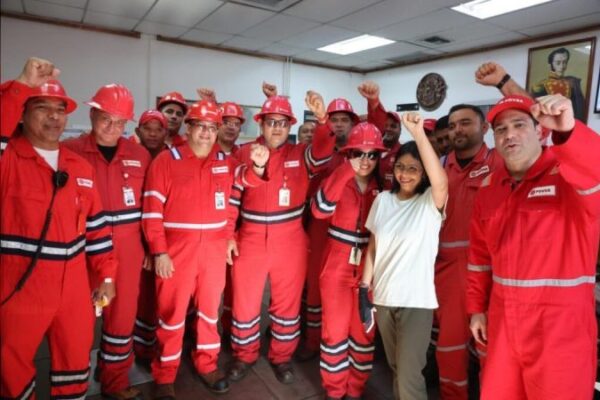 Vicepresidenta Rodríguez hizo un reconocimiento a los trabajadores "fuerza motriz del milagro venezolano"
