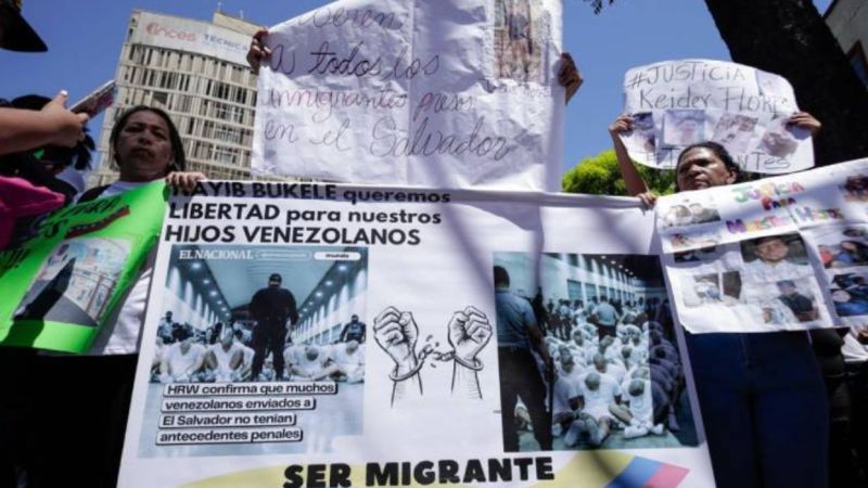 Familiares de venezolanos secuestrados por Bukele rechazan propuesta de "canje": Los queremos vivos y a salvo en su Patria