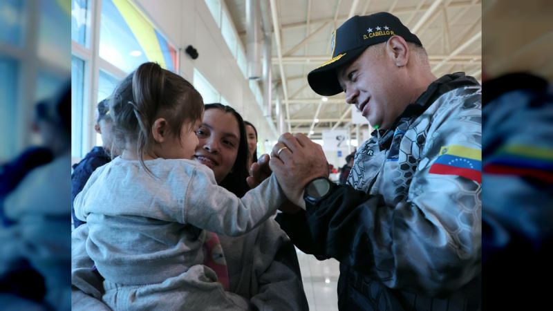 ¡Exigimos respeto! Cabello denunció maltrato de connacionales durante vuelo de retorno al país