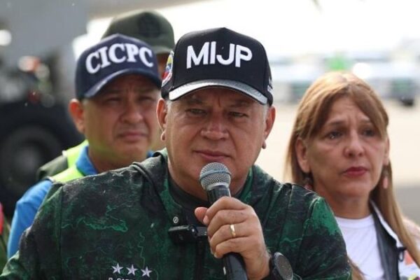 Cabello: Los que crean que con EEUU puede mantenerse una relación de respeto, es bien difícil