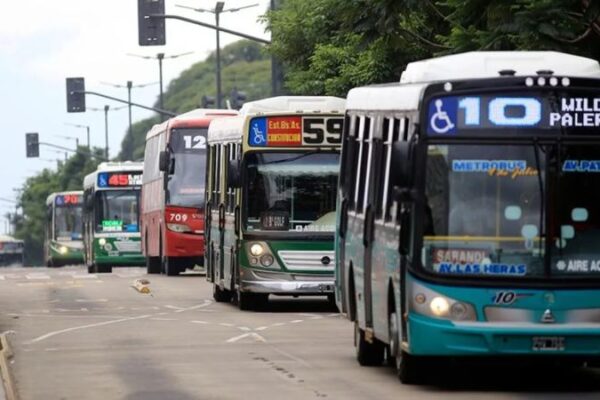 Gremio de transporte público en Argentina realizará paro este martes por reclamo salarial Gremio de transporte público en Argentina realizará paro este martes por reclamo salarial