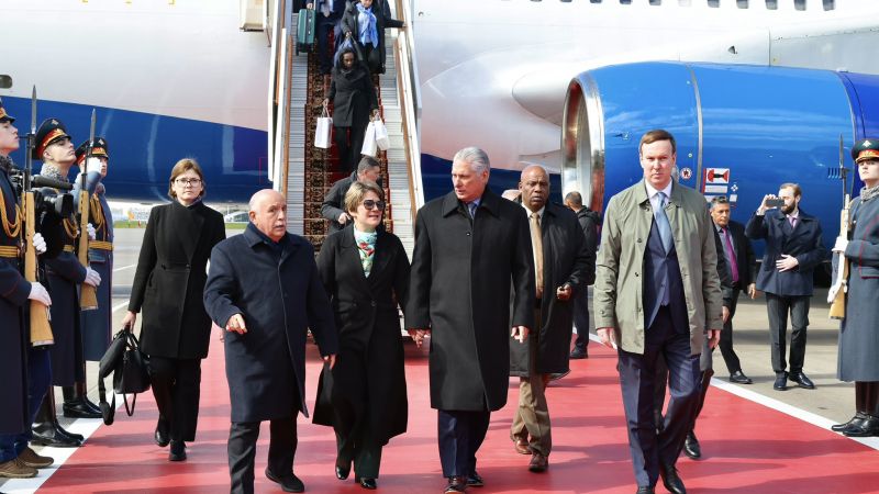 Presidente de Cuba arribó a Moscú en el marco de la celebración de la victoria antifascista del Ejército Rojo