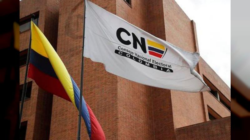 CNE de Colombia suspende investigación contra el presidente Petro por fondos de campaña