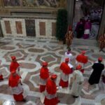Primer día del Cónclave Papal termina sin acuerdo