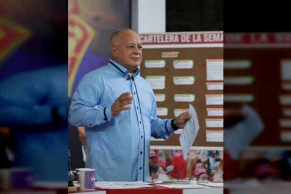 Cabello sobre show del "rescate" de extremistas de la embajada argentina: No mientan, ¡todo fue negociado!