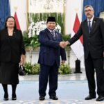 Embajador de Venezuela entrega Cartas Credenciales ante el presidente de Indonesia