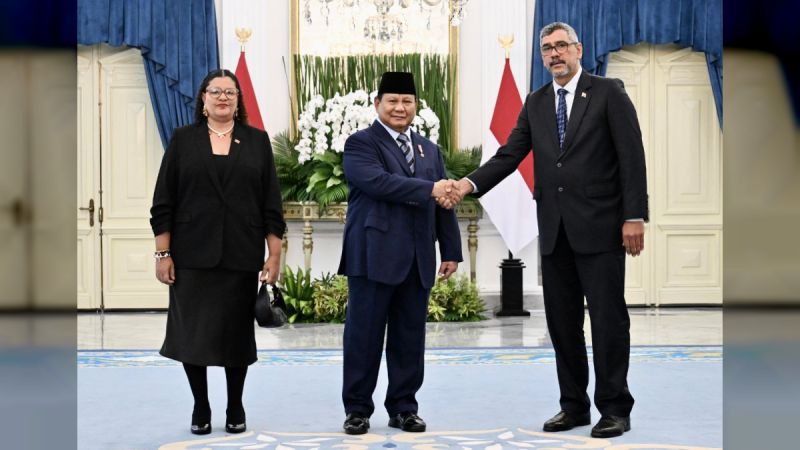 Embajador de Venezuela entrega Cartas Credenciales ante el presidente de Indonesia