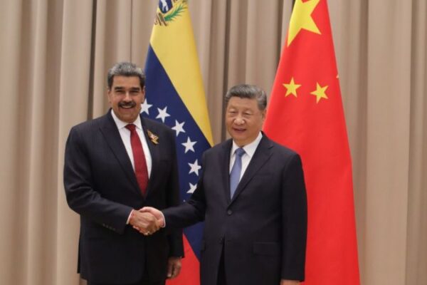 Presidentes de Venezuela y China afianzan lazos de hermandad tras Desfile de la Victoria en Moscú