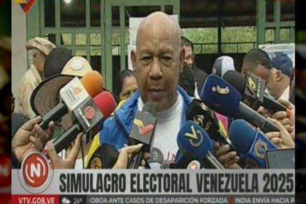 Candidato Reyes Reyes: Es un proceso que se cumple en un minuto si usted tiene claro cómo votar Candidato Reyes Reyes: Es un proceso que se cumple en un minuto si usted tiene claro cómo votar