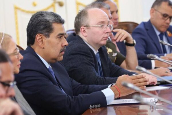 Jefe de Estado en Rusia: Tenemos que seguir construyendo puentes para que nuestros países se acerquen Jefe de Estado en Rusia: Tenemos que seguir construyendo puentes para que nuestros países se acerquen