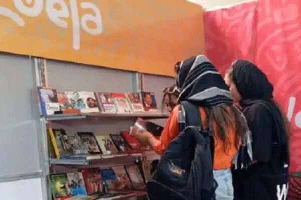 Venezuela participa en la 36.ª Feria Internacional del Libro de Irán Venezuela participa en la 36.ª Feria Internacional del Libro de Irán
