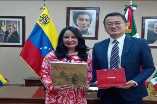 Embajadora de Venezuela en México sostuvo encuentro con encargado de negocios de China Embajadora de Venezuela en México sostuvo encuentro con encargado de negocios de China