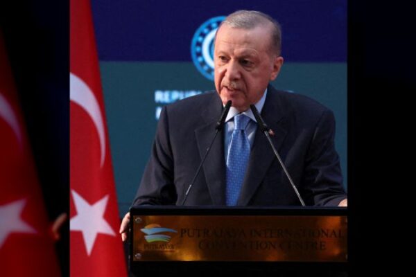 Presidente de Türkiye se compromete en ser intermediario en las conversaciones entre Rusia y Ucrania