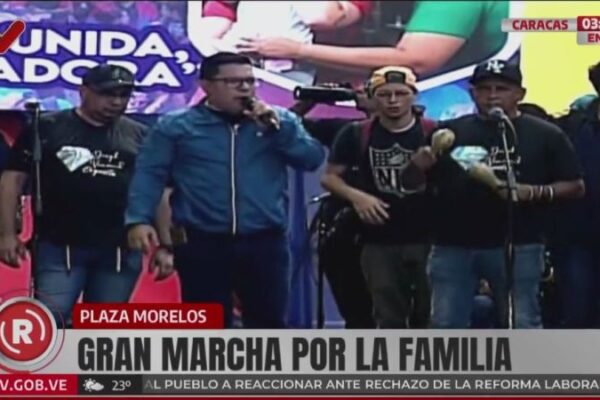 Nahum Fernández: La derecha ha querido destruir a la familia venezolana Nahum Fernández: La derecha ha querido destruir a la familia venezolana