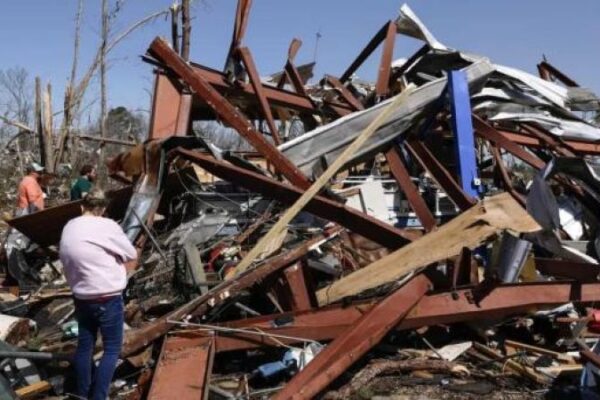 Al menos 21 muertos por tormentas en el este de Estados Unidos Al menos 21 muertos por tormentas en el este de Estados Unidos