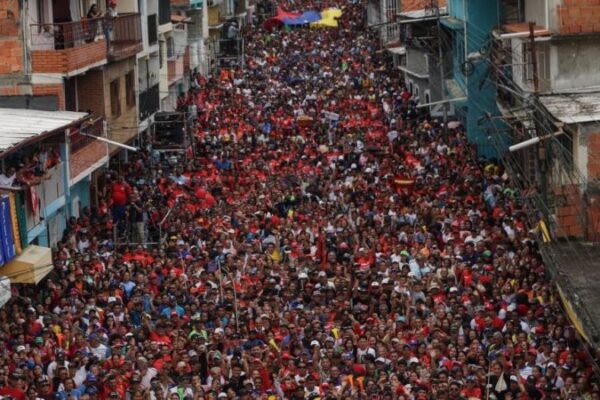 MÉRIDA-LIBERTADOR / Merideños desbordan calles y avenidas en apoyo a candidatos de la Revolución (+fotos) MÉRIDA-LIBERTADOR / Merideños desbordan calles y avenidas en apoyo a candidatos de la Revolución (+fotos)
