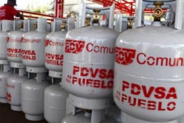 Vicepresidenta Rodríguez: 57 mil bombonas de gas han sido distribuidas luego de consultas populares Vicepresidenta Rodríguez: 57 mil bombonas de gas han sido distribuidas luego de consultas populares