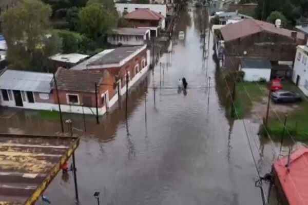 Varios desaparecidos tras un temporal en la provincia de Buenos Aires Varios desaparecidos tras un temporal en la provincia de Buenos Aires