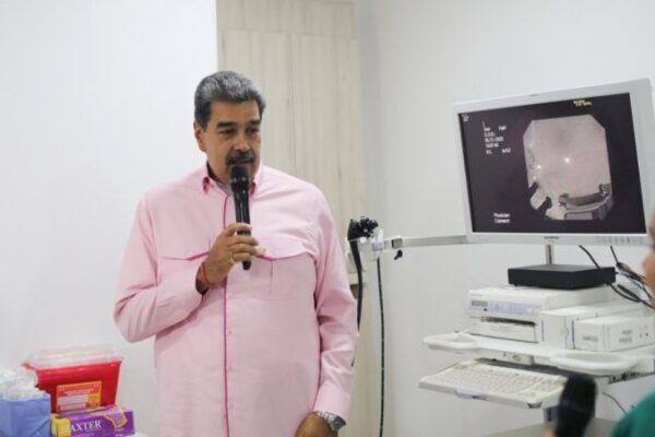 Jefe de Estado sobre el extremismo: Ellos piden sanciones y nosotros nos especializamos en derrotarlos