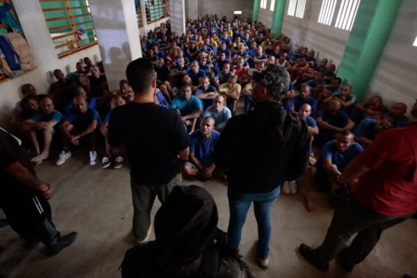 Ministerio para el Servicio Penitenciario  y cuerpos de seguridad intervienen Tocuyito