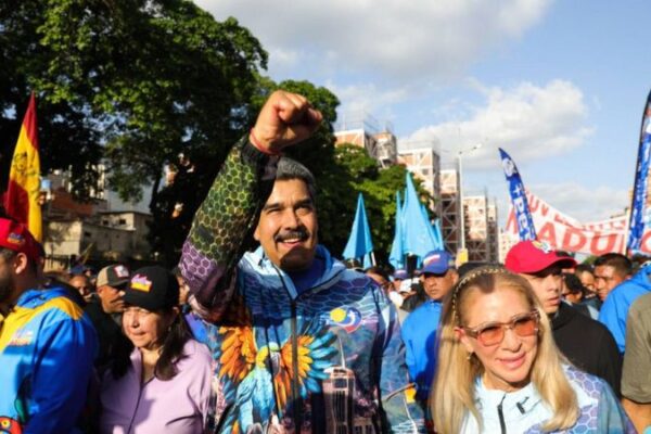 CARACAS-LIBERTADOR/ Nicolás Maduro: ¡Aquí hay Pueblo y Revolución para rato! CARACAS-LIBERTADOR/ Nicolás Maduro: ¡Aquí hay Pueblo y Revolución para rato!
