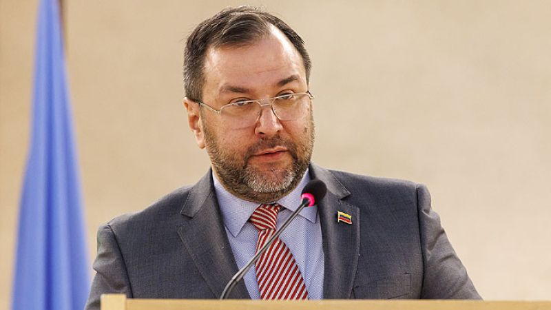 Canciller Gil califica de "sketch decrépito de comedia" encuentro entre ministro español y el prófugo Edmundo González