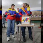Diosdado Cabello: Los veedores internaciones están sorprendidos del civismo del Pueblo de Venezuela