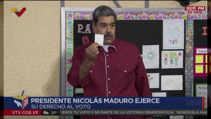 Presidente Maduro ejerció su derecho al voto en la jornada electoral de este domingo