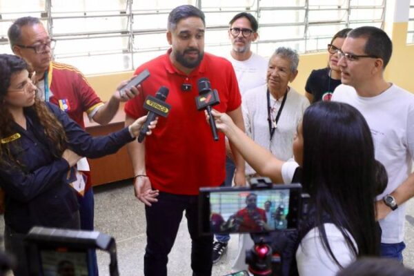 Candidato Nicolás Maduro Guerra: Votar es un acto familiar