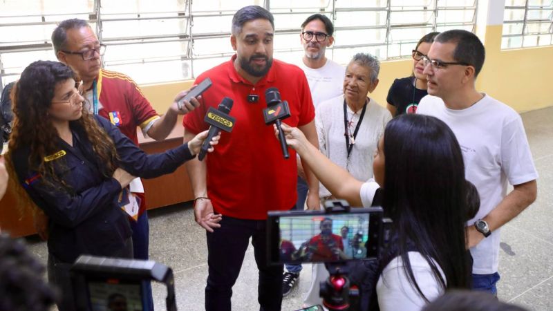 Candidato Nicolás Maduro Guerra: Votar es un acto familiar