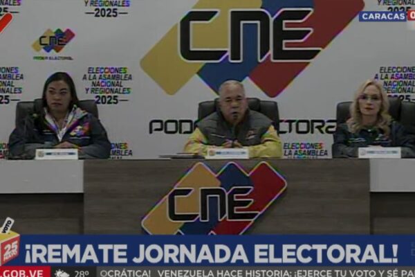 CNE prorroga elección por una hora o hasta que haya electores s en las cola CNE prorroga elección por una hora o hasta que haya electores s en las cola