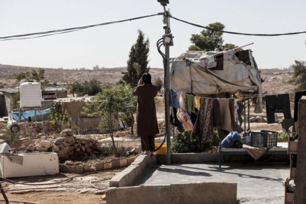 Colonos israelíes arrasan campos de trigo tras aumento de violencia y saqueo contra palestinos en Cisjordania
