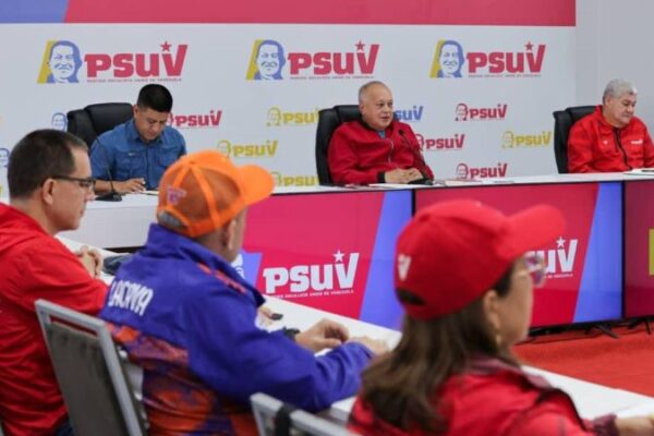 Cabello sobre elecciones indígenas: Respetamos los métodos que han decidido los pueblos originarios