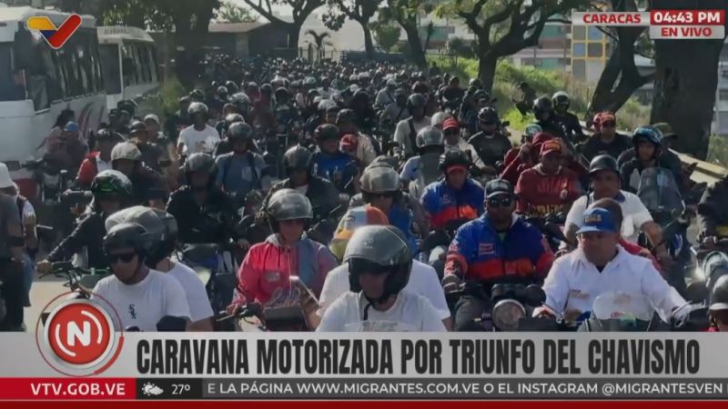 Fuerza motorizada celebra el triunfo del chavismo con una gran caravana en Caracas
