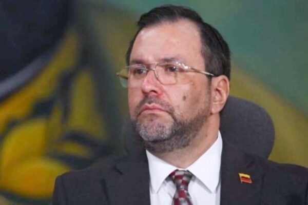Venezuela emite alerta de viaje a sus ciudadanos y desaconseja cualquier desplazamiento hacia EEUU Venezuela emite alerta de viaje a sus ciudadanos y desaconseja cualquier desplazamiento hacia EEUU
