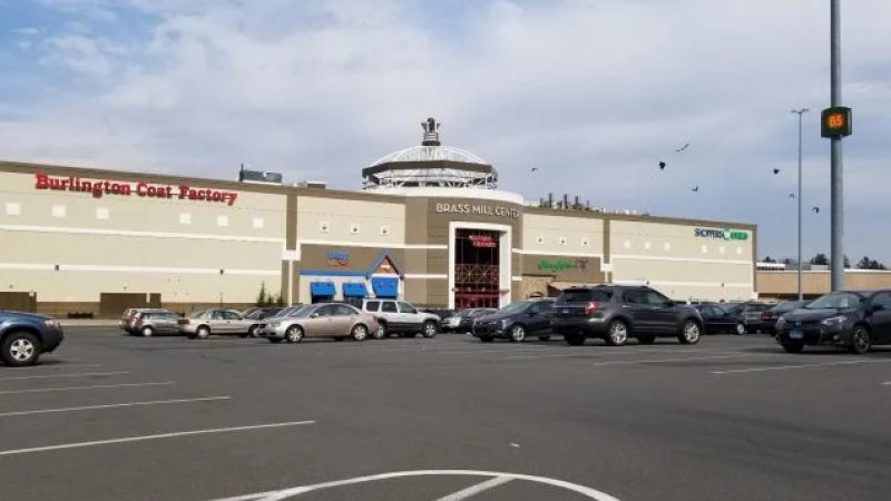Reportan heridos luego de tiroteo dentro de un centro comercial en EEUU