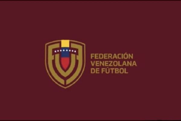 FVF repudió actos de xenofobia contra los futbolistas venezolanos Miguel Navarro y Jhoagny Contreras