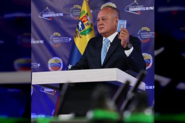 Vicepresidente sectorial: La derecha trata de convertir la política en una "verdadera cloaca"