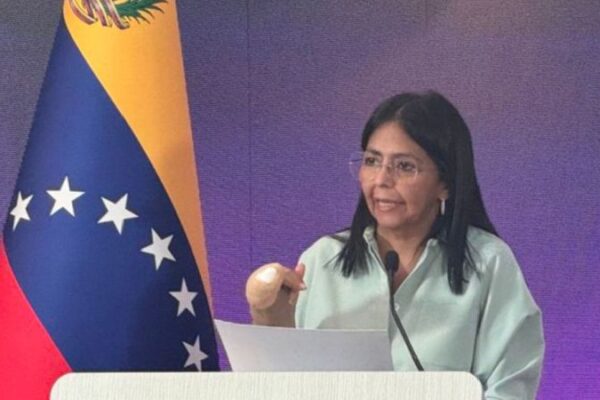 Vicepresidenta Delcy Rodríguez: Campos petroleros venezolanos están en plena producción