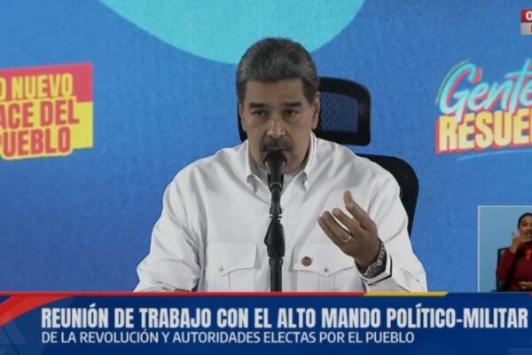 Presidente Maduro lidera reunión con Alto Mando Político, Militar y autoridades electas por el Pueblo Presidente Maduro lidera reunión con Alto Mando Político, Militar y autoridades electas por el Pueblo