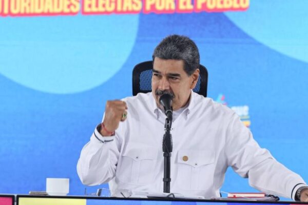 Presidente Maduro instó al sector opositor a que tomen el pensamiento político y democrático