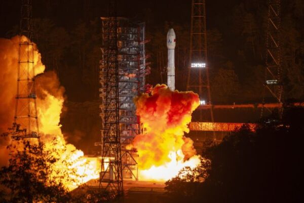 China alcanza con éxito misión espacial para estudiar asteroide cercano a la tierra