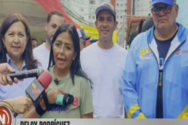 Vicepresidenta Ejecutiva anunció la disminución de precios en productos del sector avícola Vicepresidenta Ejecutiva anunció la disminución de precios en productos del sector avícola