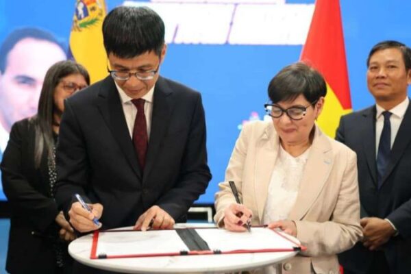 Venezuela y Vietnam firman acuerdo de cooperación materia tecnológica Venezuela y Vietnam firman acuerdo de cooperación materia tecnológica