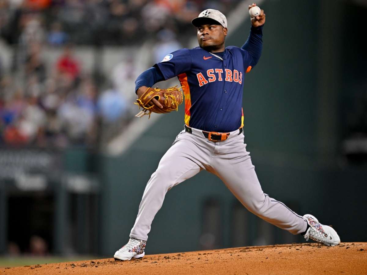 Houston venció a Texas con gran apertura de Valdez - Líder en deportes