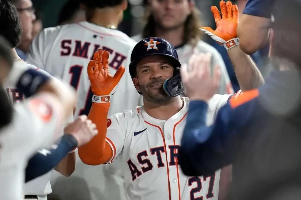 José Altuve volvió a descargar su poder – Líder en deportes José Altuve volvió a descargar su poder - Líder en deportes