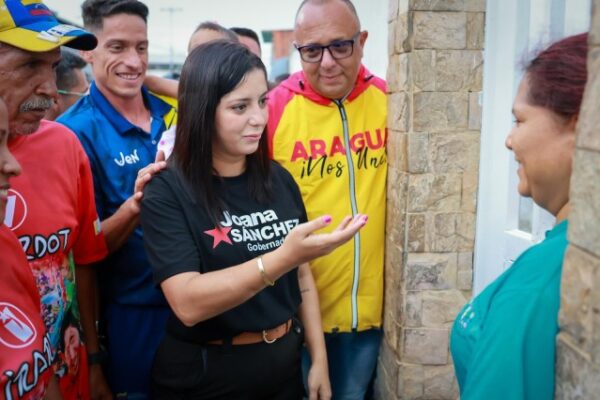 Vecinos de Piñonal Sur recibieron con entusiasmo y esperanza la visita Joana Sánchez – PSUV Aragua